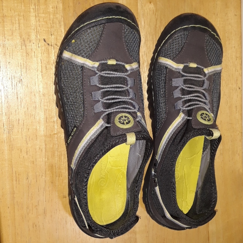 Wms 9 Water shoes